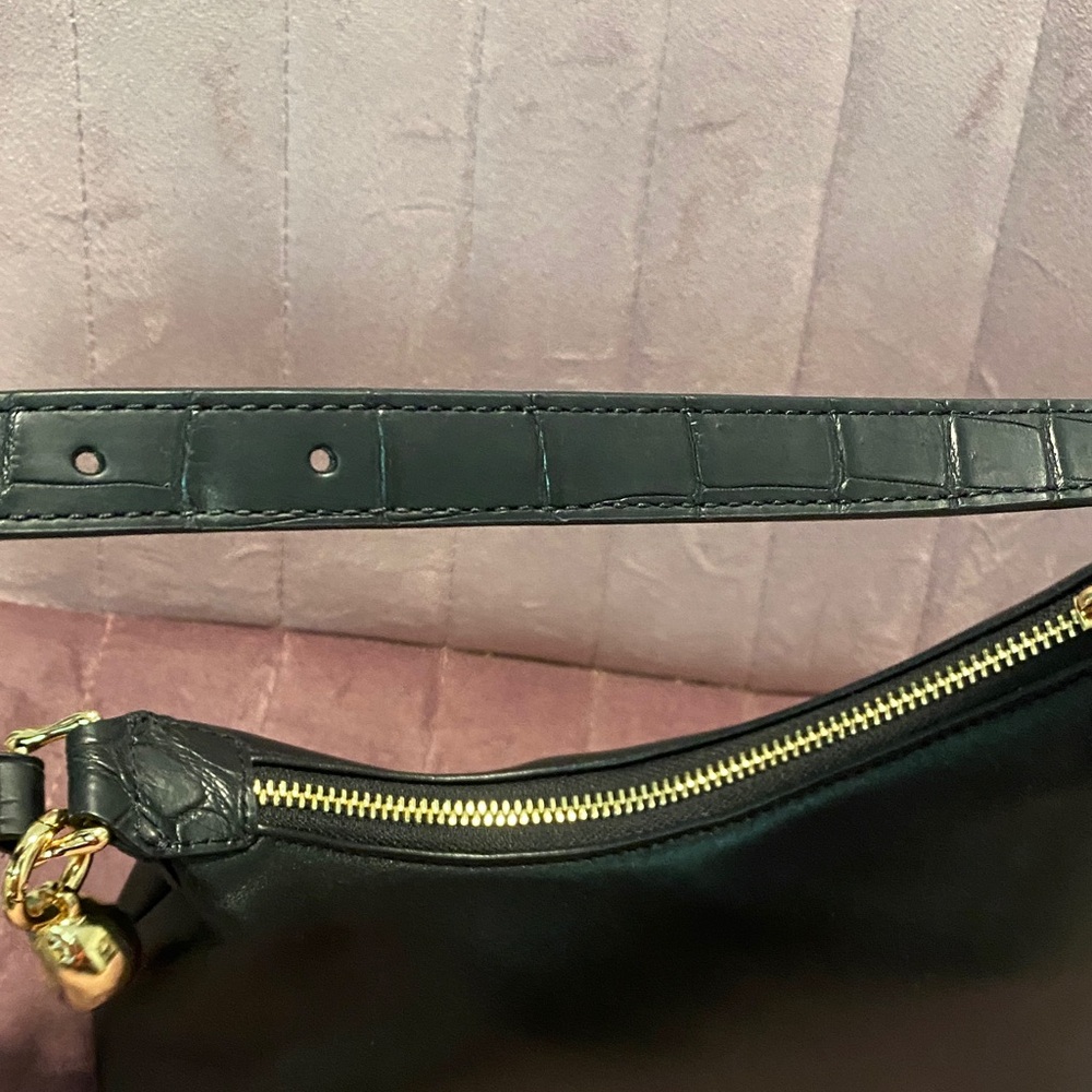 Aupen Black Leather Shoulder Bag - Picture 4 of 11